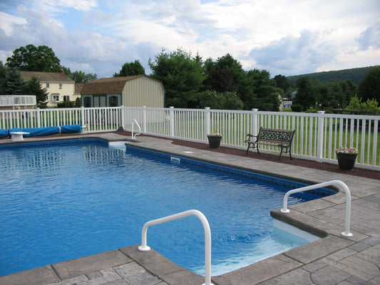 What’s the Best Pool Fence? Weighing Your Safety and Privacy Options