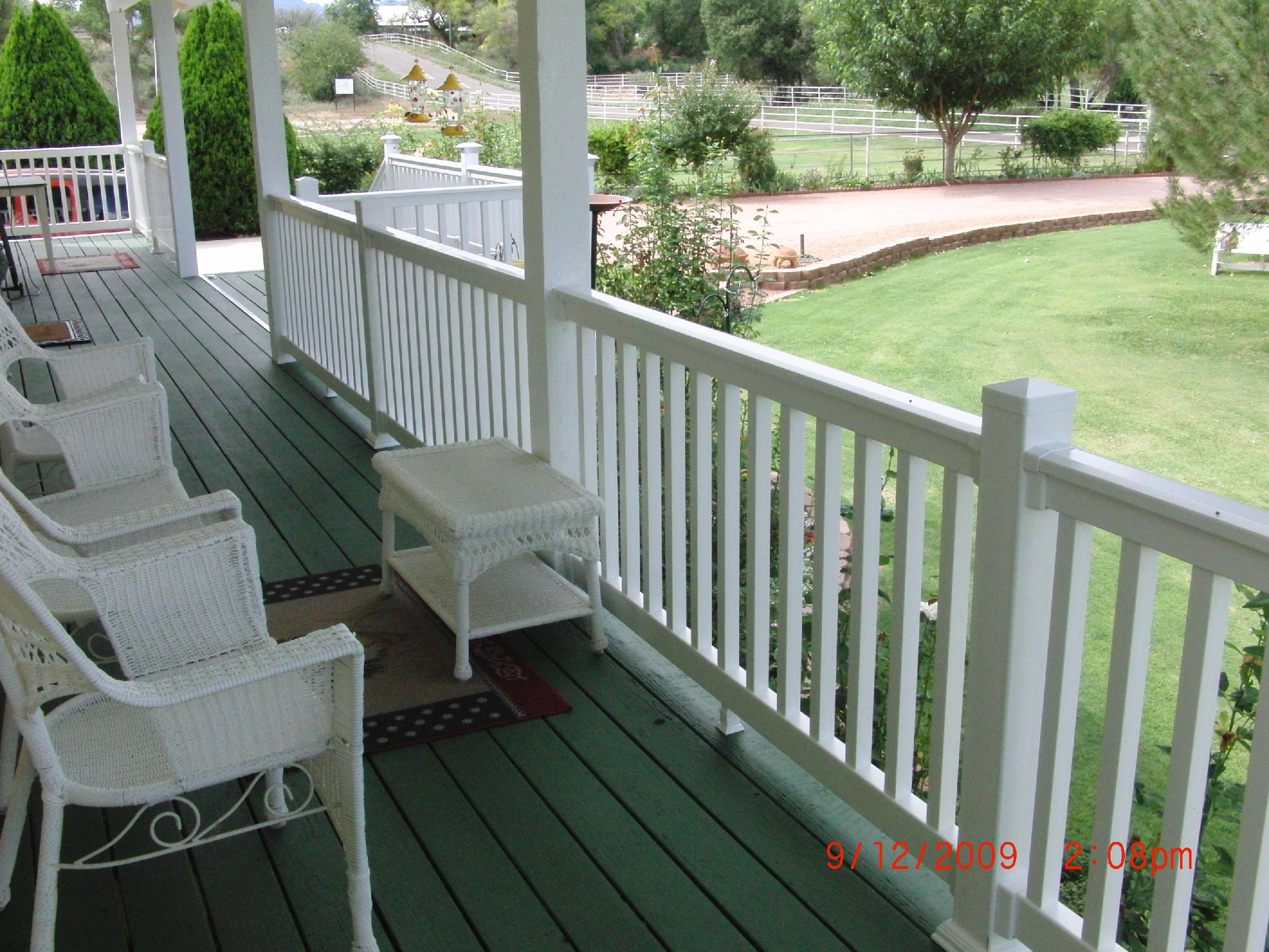 Vinyl and Aluminum Deck Railing | Weatherables®
